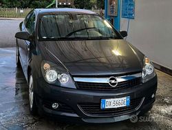 Usata 2009 Opel Astra GTC Coupé | 3200 €