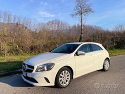 Bianco Usata 2017 Mercedes A160 Premium Tre volumi | 12.499 € (Super prezzo)