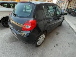 Usata 2006 Renault Clio II Due volumi | 2000 € (Buon prezzo)