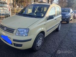 Giallo Usata 2009 Fiat Panda Tre volumi | 2200 €