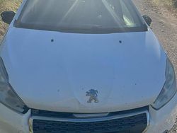 Bianco Usata 2013 Peugeot 208 Allure Due volumi | 2500 € (Super prezzo)