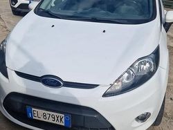 Bianco Usata 2012 Ford Fiesta Due volumi | 2850 € (Buon prezzo)