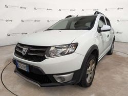 Bianco Usata 2013 Dacia Sandero Lauréate Tre volumi | 7900 € (Cara)