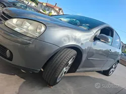 Usata 2007 VW Golf V Tre volumi | 2880 € (Buon prezzo)
