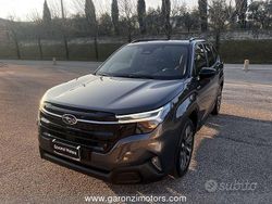 Grigio Nuova 2025 Subaru Forester Premium SUV | 43.020 € (Buon prezzo)