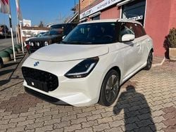 Bianco Nuova 2025 Suzuki Swift Tre volumi | 18.500 € (Buon prezzo)