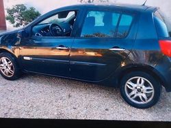 Nero Usata 2007 Renault Clio II Tre volumi | 900 €