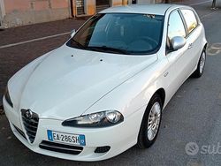 Bianco Usata 2010 Alfa Romeo 147 Due volumi | 2500 € (Ottimo prezzo)
