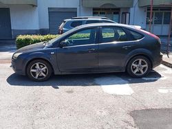 Grigio Usata 2006 Ford Focus Tre volumi | 2800 € (Cara)