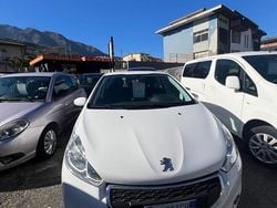 Bianco Usata 2013 Peugeot 208 Active Due volumi | 6500 € (Cara)