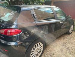 Nero Usata 2007 Alfa Romeo 147 Distinctive Due volumi | 2200 € (Buon prezzo)