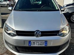 Argento Usata 2012 VW Polo Highline Tre volumi | 5900 € (Buon prezzo)