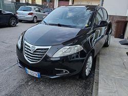 Nero Usata 2015 Lancia Ypsilon S Due volumi | 5800 € (Buon prezzo)