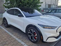 Bianco Usata 2023 Ford Mustang Mach-E Premium SUV | 43.000 € (Molto cara)