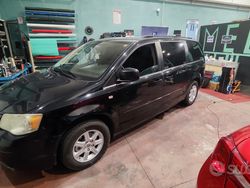 Nero Usata 2008 Chrysler Voyager Touring Monovolume | 3900 € (Cara)