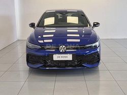 Azzurro Nuova 2025 VW Golf VIII R-line Tre volumi | 32.700 € (Buon prezzo)
