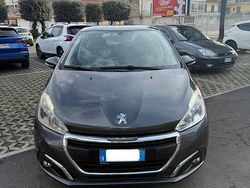 Usata 2016 Peugeot 208 Due volumi | 4490 € (Buon prezzo)