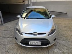 Grigio Usata 2010 Ford Fiesta Tre volumi | 6990 € (Molto cara)