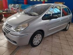 Argento Usata 2007 Citroën Xsara Picasso Elegance Monovolume | 2800 € (Buon prezzo)