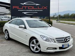 Bianco Usata 2012 Mercedes E220 Avantgarde Coupé | 9990 € (Buon prezzo)