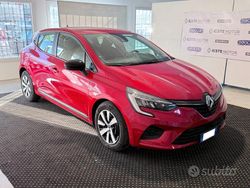 Rosso passion metallizzato Usata 2023 Renault Clio V Equilibre Tre volumi | 12.900 € (Buon prezzo)