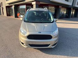 Grigio Usata 2016 Ford Tourneo Courier Monovolume | 14.000 € (Molto cara)