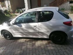 Bianco Usata 2011 Peugeot 206+ Due volumi | 2600 € (Buon prezzo)