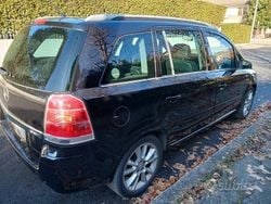 Nero Usata 2006 Opel Zafira Enjoy Monovolume | 2300 € (Buon prezzo)