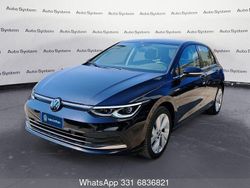 Nero Usata 2023 VW Golf VIII Style Due volumi | 26.500 € (Buon prezzo)
