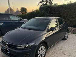 Grigio Usata 2018 VW Polo Trendline Tre volumi | 12.900 € (Buon prezzo)