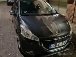 Grigio Usata 2015 Peugeot 208 Due volumi | 5500 €