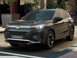 Deep black perlato Usata 2024 VW Tiguan R-line SUV | 39.900 € (Molto cara)