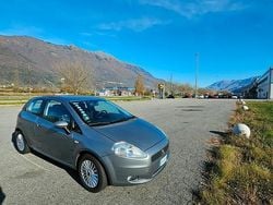 Grigio Usata 2009 Fiat Grande Punto Due volumi | 3800 € (Cara)