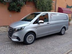 Grigio Nuova 2025 Mercedes Vito Furgone | 62.000 € (Cara)
