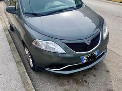 Grigio Usata 2016 Lancia Ypsilon Due volumi | 7299 € (Buon prezzo)