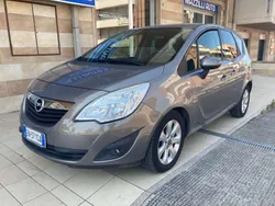 Grigio Usata 2012 Opel Meriva Monovolume | 5800 € (Buon prezzo)