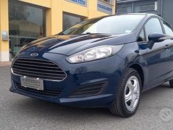 Argento Usata 2015 Ford Fiesta Business Edition Due volumi | 8990 € (Cara)
