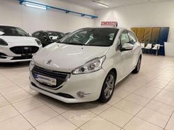 Bianco Usata 2014 Peugeot 208 Allure Due volumi | 5900 € (Buon prezzo)