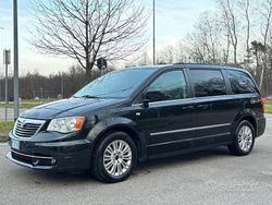 Nero Usata 2015 Lancia Voyager Platinum Monovolume | 9500 € (Super prezzo)