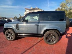 Blu/azzurro Usata 2024 Land Rover Defender SE SUV | 68.990 € (Ottimo prezzo)