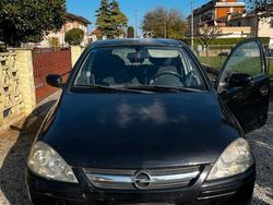 Nero Usata 2004 Opel Corsa Due volumi | 550 €