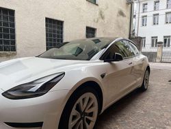 Usata 2023 Tesla Model 3 Standard Range Tre volumi | 27.000 € (Buon prezzo)