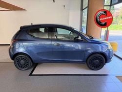 Blu/azzurro Usata 2022 Lancia Ypsilon Due volumi | 8297 € (Ottimo prezzo)