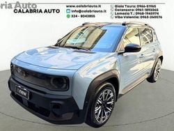 Azzurro Nuova 2025 Renault 4 E-Tech Iconic SUV | 36.950 € (Cara)