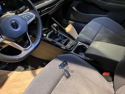 Grigio Usata 2023 VW Golf Tre volumi | 25.300 € (Buon prezzo)