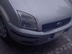 Usata 2004 Ford Fusion Zetec Monovolume | 1600 € (Ottimo prezzo)