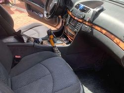 Argento Usata 2004 Mercedes E220 Elegance Station wagon | 3000 € (Buon prezzo)