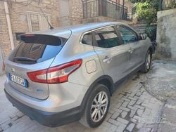 Grigio Usata 2015 Nissan Qashqai SUV | 8500 € (Buon prezzo)