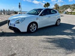 Bianco Usata 2012 Alfa Romeo Giulietta Due volumi | 8500 € (Molto cara)