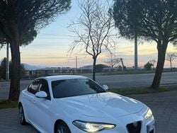 Bianco Usata 2018 Alfa Romeo Giulia Super Tre volumi | 17.000 € (Buon prezzo)
